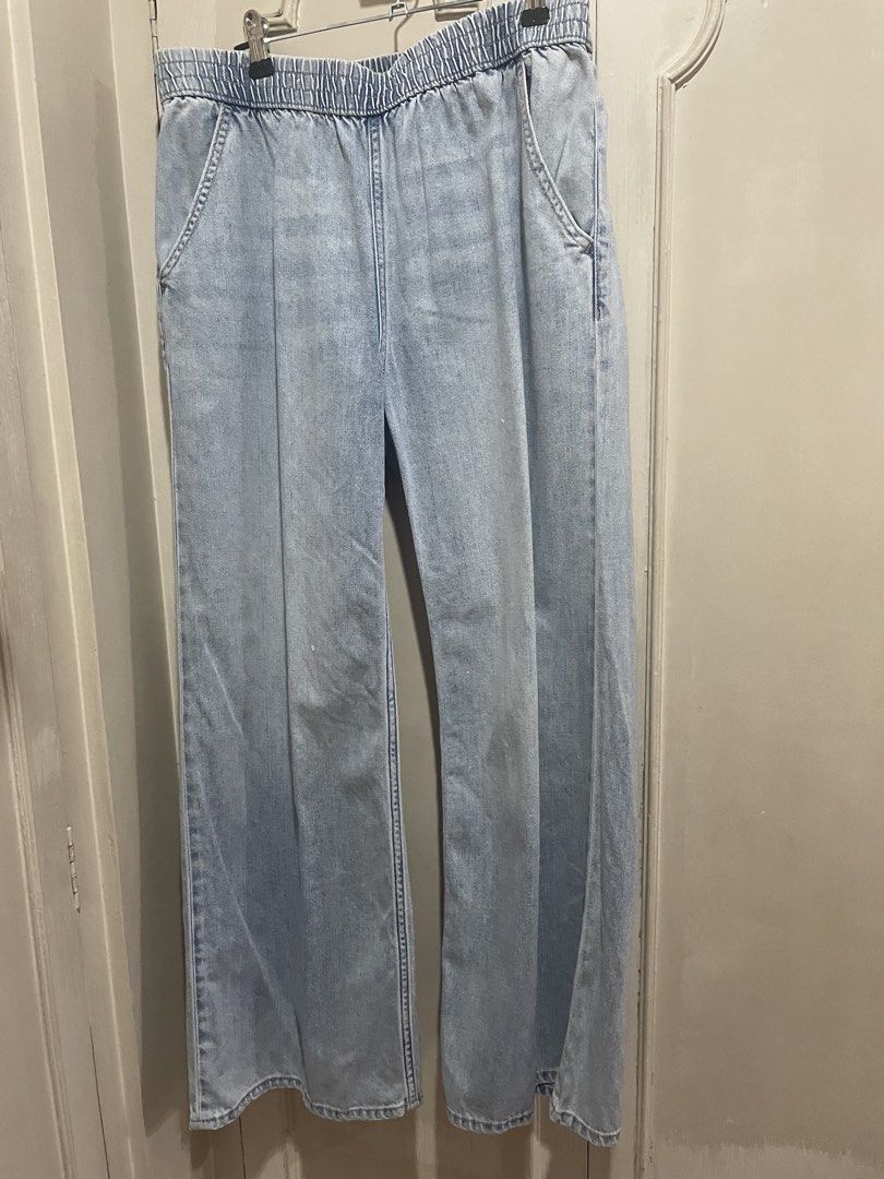 Divided Denim Wide Leg Pants (Category: Jeans) located in Quezon City. Submitted by deadmit (Listing ID 1424028689, Image 1). Description: - Divided light blue denim wide leg pants - Size: EUR 36, US 6, CA 6, CN 160/72A - Features: Elastic waistband, two front pockets - Fit: Relaxed - Condition: Good.