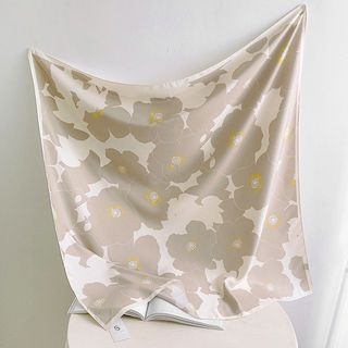 (Category: ) located in . Submitted by sprinkle.wardrobe (Listing ID 1424097532, Image 1). Description: .