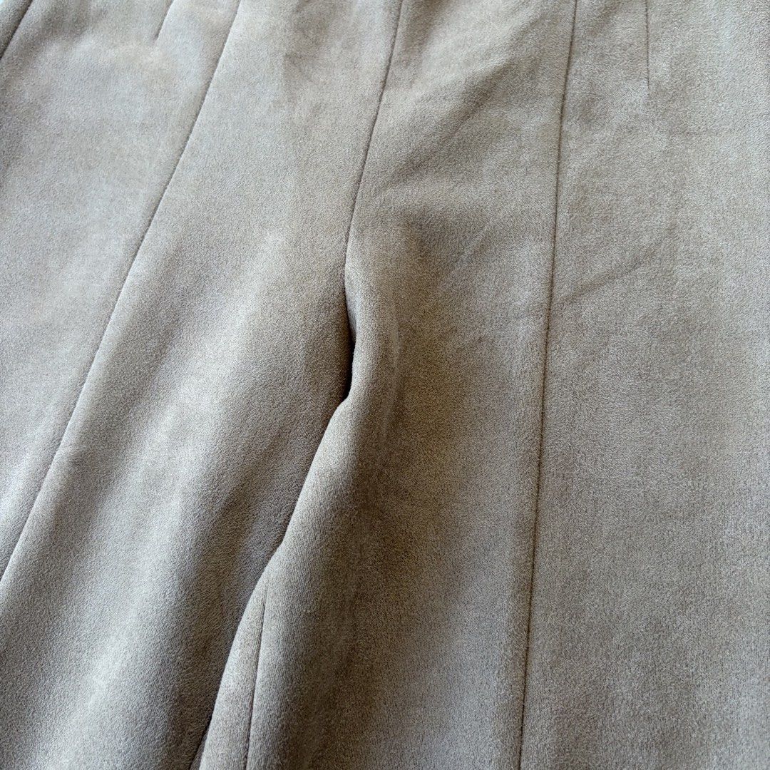 Forever 21 High-Waisted Suede Pants (Category: Jeans) located in Bulacan. Submitted by speczone (Listing ID 1424139879, Image 3). Description: - High-waisted pants - Suede - Neutral light brown color - With ankle zipper detail - Waist: 24 - Length: 37.5.