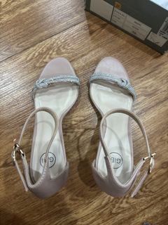 (Category: ) located in . Submitted by ____aiceee____ (Listing ID 1424040922, Image 1). Description: .