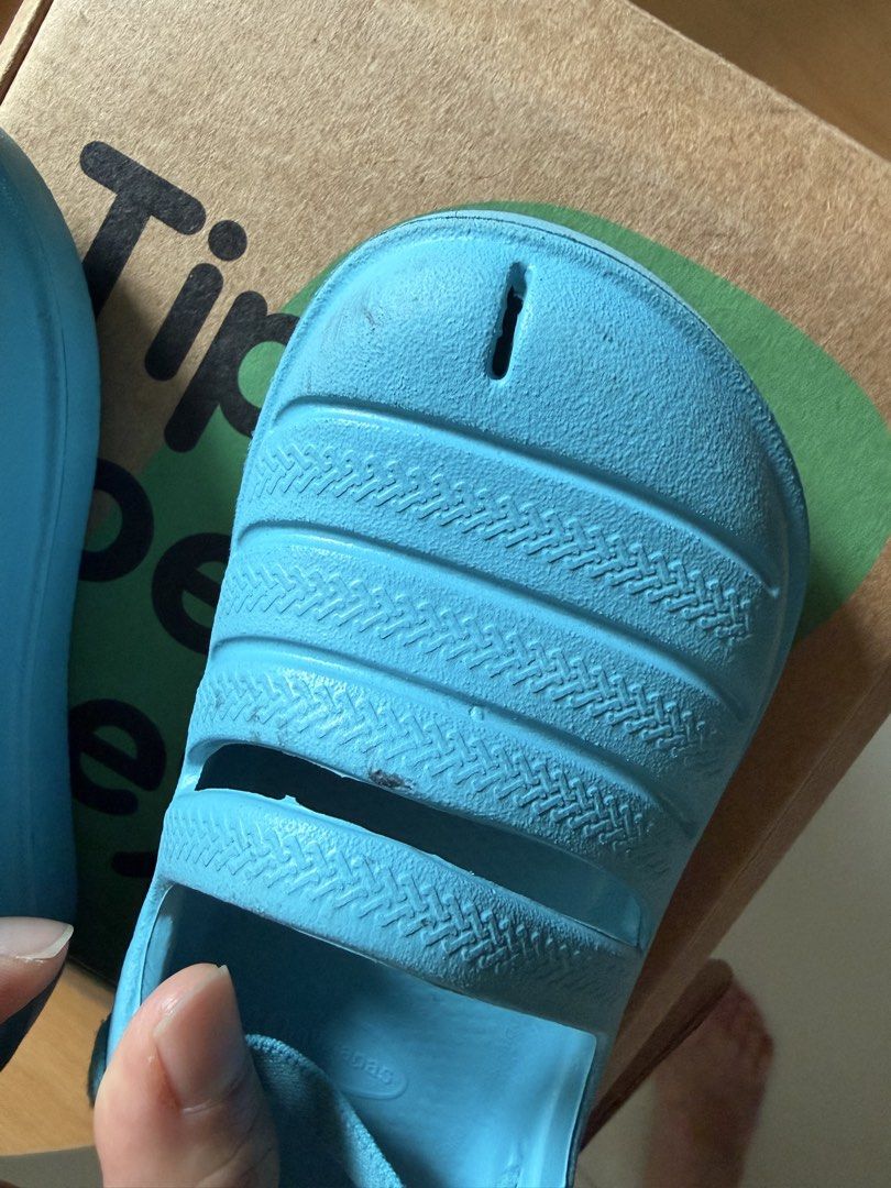 Havaianas Baby Sandals - Size 21-23 (Category: Babies & Kids Fashion) located in Singapore. Submitted by lynnoblastocyte (Listing ID 1424068165, Image 3). Description: - Light blue Havaianas baby sandals - Size: 21-23 - Condition: Good, with minimal wear - Comfortable and easy to wear with an elastic back strap.