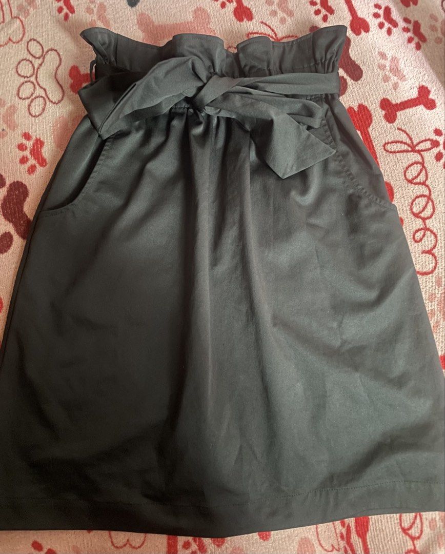 H&M Black Skirt with Tie (Category: Skirts) located in Mandaluyong City. Submitted by pechut.17 (Listing ID 1424028761, Image 1). Description: Washed only Never worn .