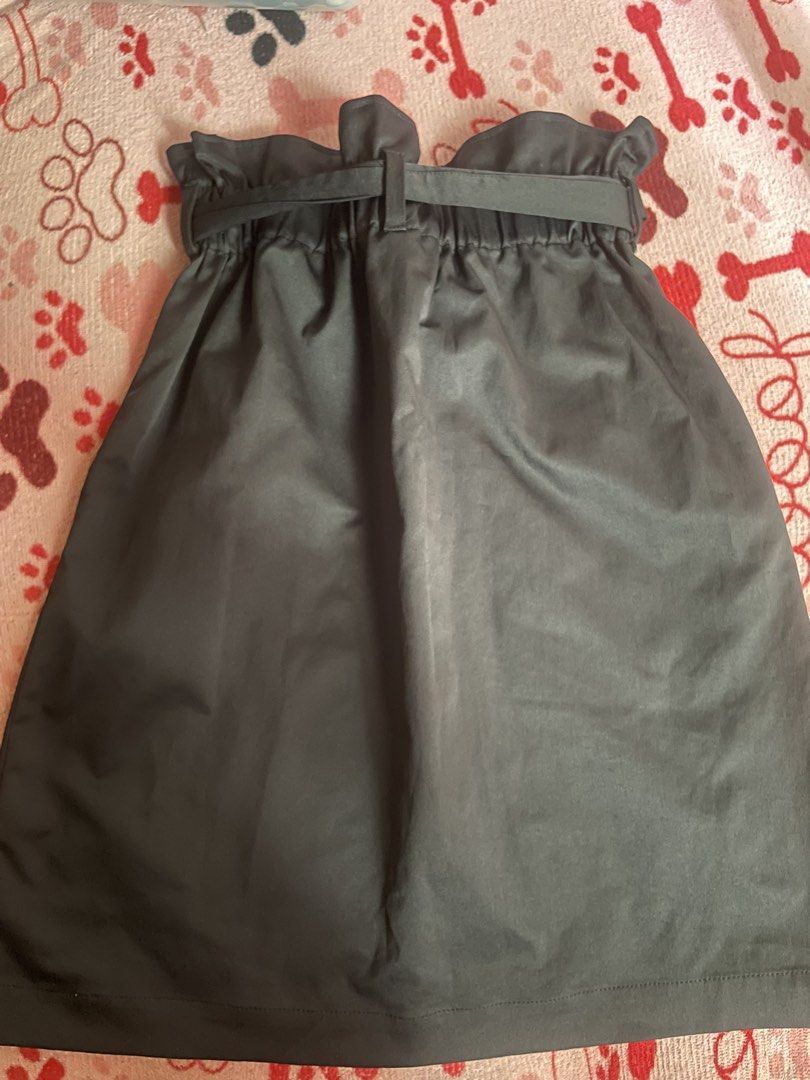 H&M Black Skirt with Tie (Category: Skirts) located in Mandaluyong City. Submitted by pechut.17 (Listing ID 1424028761, Image 2). Description: Washed only Never worn .