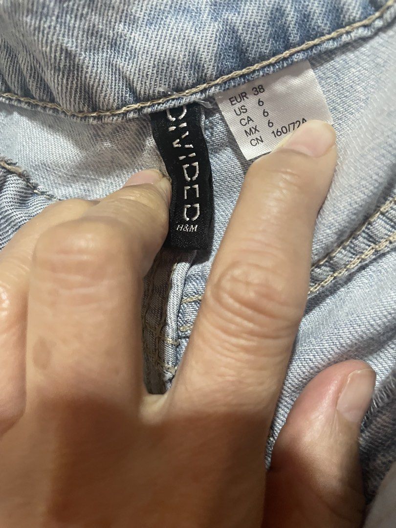 H&M Divided Wide Leg Jeans (Category: Jeans) located in Quezon City. Submitted by deadmit (Listing ID 1424028423, Image 3). Description: .