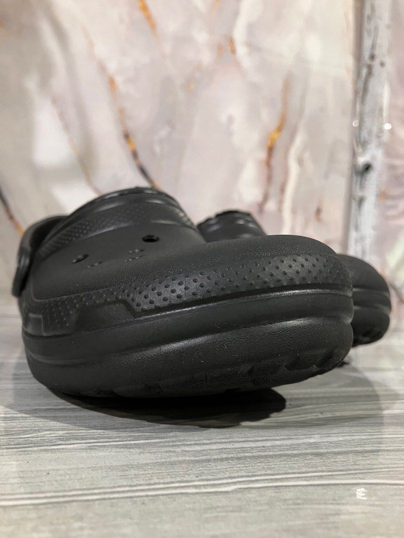 ICONIC CROCS CLASSIC CLOGS SIZE 21 CM MEN (Category: Slippers & Slides) located in General Mariano Alvarez. Submitted by adonid (Listing ID 1424060921, Image 2). Description: ICONIC CROCS CLASSIC CLOGS ORIGINAL ICONIC CROCS CLASSIC CLOGS GOOD CONDITION NORMAL SIGN OF USAGE ONLY SIZE 21 CM MEN.