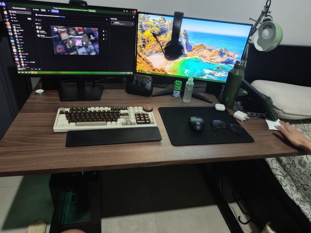 Ikea Mittzon Table (Category: Tables & Sets) located in Paranaque City. Submitted by treyzbaddung (Listing ID 1424079150, Image 1). Description: Ikea Mittzon Table Recently Bought February 12.
