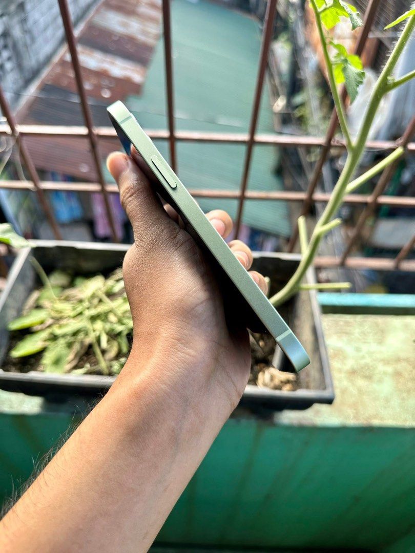 iphone 12 (Category: iPhone 12 Series) located in Manila. Submitted by chechebalb55440 (Listing ID 1423995858, Image 3). Description: iphone 128gb no issue 99% smoothness 84% battlife.