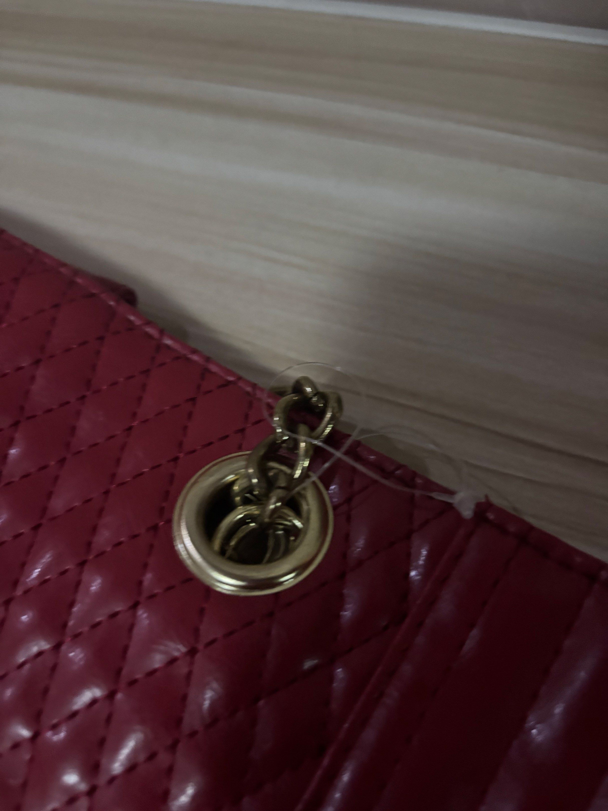 Kenneth Cole Reaction Quilted Tote Bag (Category: Tote Bags) located in Quezon City. Submitted by msklouisepv (Listing ID 1424100839, Image 3). Description: -Brand New Kenneth Cole Reaction 100 % guaranteed authentic -NEVER USED Origin: US Color: Red With Freebies .