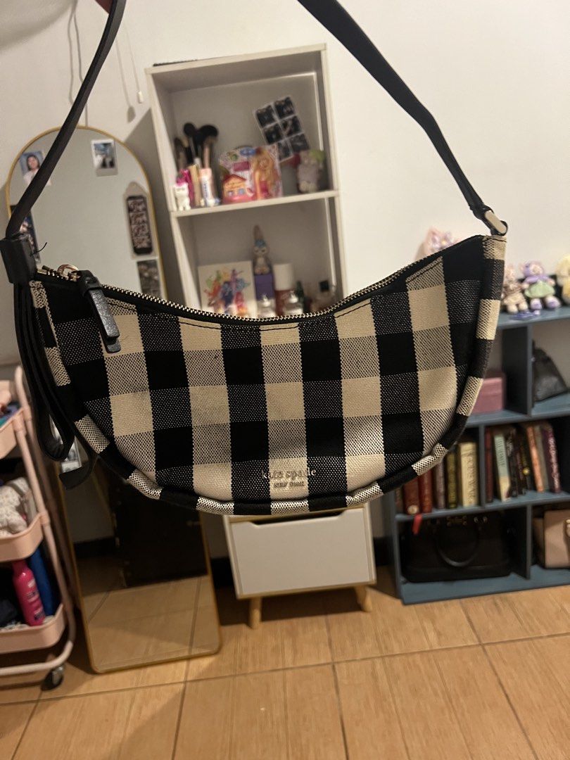 KS SHOULDER BAG (Category: Luxury Bags & Wallets) located in Cainta. Submitted by alysaap (Listing ID 1424149654, Image 1). Description: RFS: student in need of funds Price is negotiable .