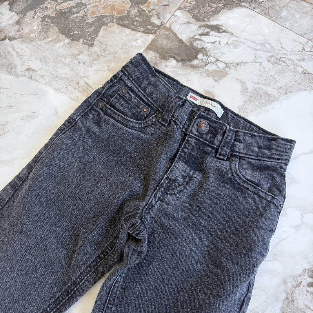 Levi's 511 Slim Fit Jeans (Category: Jeans) located in Bulacan. Submitted by speczone (Listing ID 1424141298, Image 2). Description: Levi's 511 Jeans No issue .