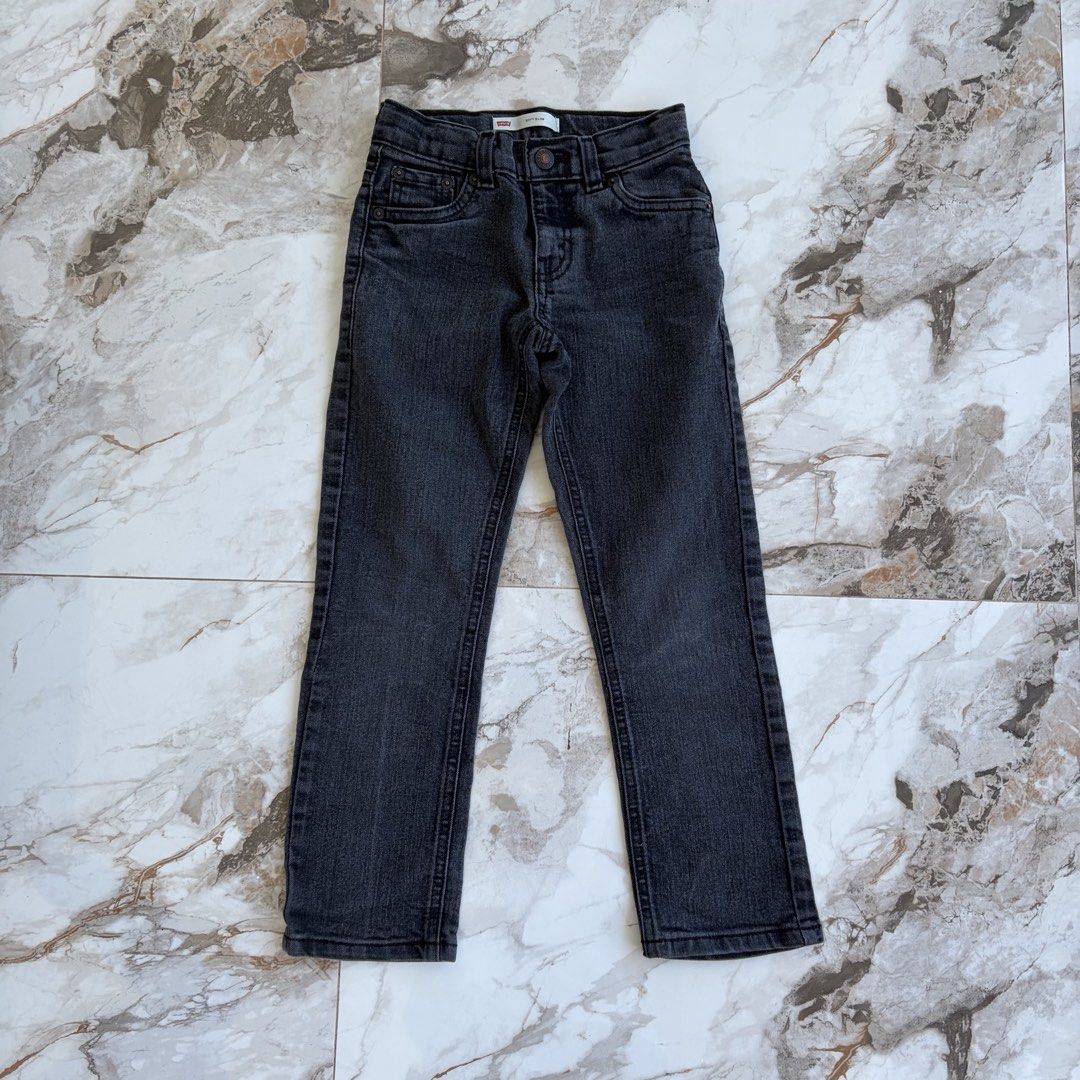 Levi's 511 Slim Fit Jeans (Category: Jeans) located in Bulacan. Submitted by speczone (Listing ID 1424141298, Image 1). Description: Levi's 511 Jeans No issue .