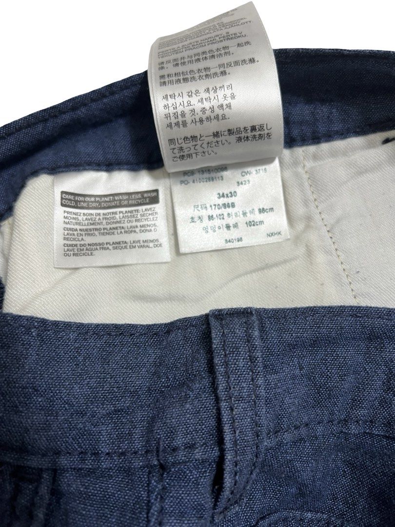 由 yulichen82_ (刊登 ID 1424061639，圖片 3) 提交，位於 新北市 (New Taipei) 的 Levi’s 棉麻彈性休閒長褲 ｜W34 L30 ｜男款深藍｜ 夏季透氣款 (類別：運動、休閒褲)，說明：腰圍45cm/褲長100cm Levi’s 正品休閒長褲 不是厚重牛仔布，是棉麻混紡款，夏天穿非常舒服。 ✔ 70%棉＋27%亞麻＋3%彈性纖維 ✔ 輕薄透氣，不悶熱 ✔ 有彈性，活動自在 ✔ 經典後口袋弧形車線。