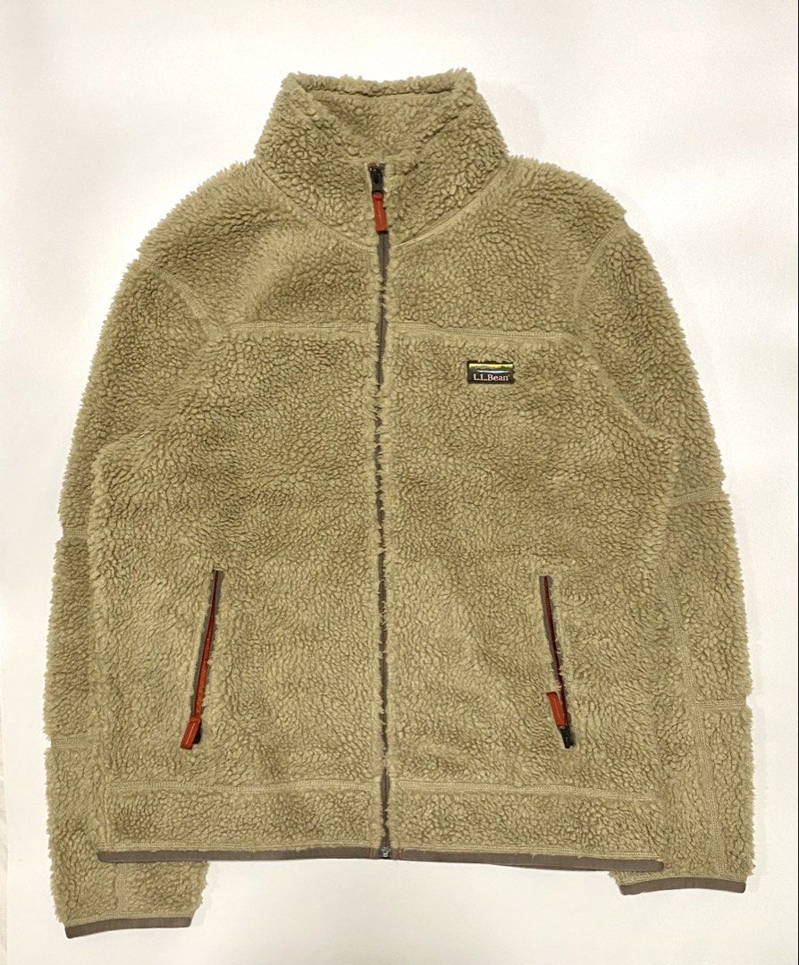 L.L. Bean vintage fleece jacket (Category: Coats, Jackets and Outerwear) located in Tarlac. Submitted by random.stufff (Listing ID 1423989270, Image 1). Description: L.L. Bean vintage fleece jacket Large (Oversize) Width: 25.5 inches Length: 31 inches 9/10 condition, no issue. - ₱2,000 free shipping Tarlac area .