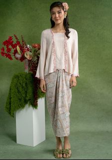 (Category: ) located in . Submitted by rynaaaaaaaaa (Listing ID 1424138038, Image 1). Description: .
