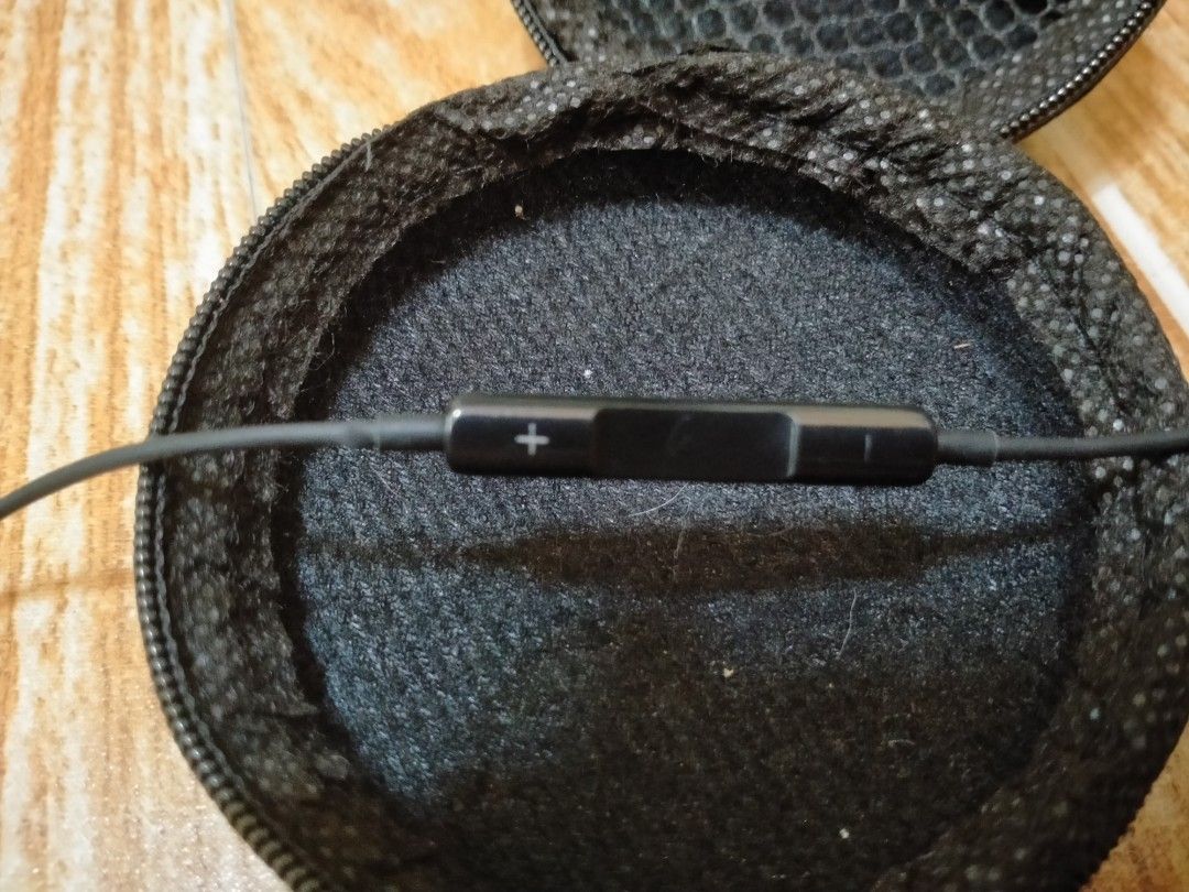 LUCILLA IN EAR EARPHONE FOR IPHONE (Category: Earphones) located in Cabuyao City. Submitted by Bike_Clothing10 (Listing ID 1424081028, Image 3). Description: READ FIRST... FOR SALE: LUCILLA IN EAR EARPHONE FOR IPHONE Excellent Condition Looks New All Buttons Working Loud Sound With Mic/Volume Control PRICE: 750 + SF PICK UP OR SHIPPING ONLY LOCATION: Cabuyao Laguna -NO COD/COP- DM....