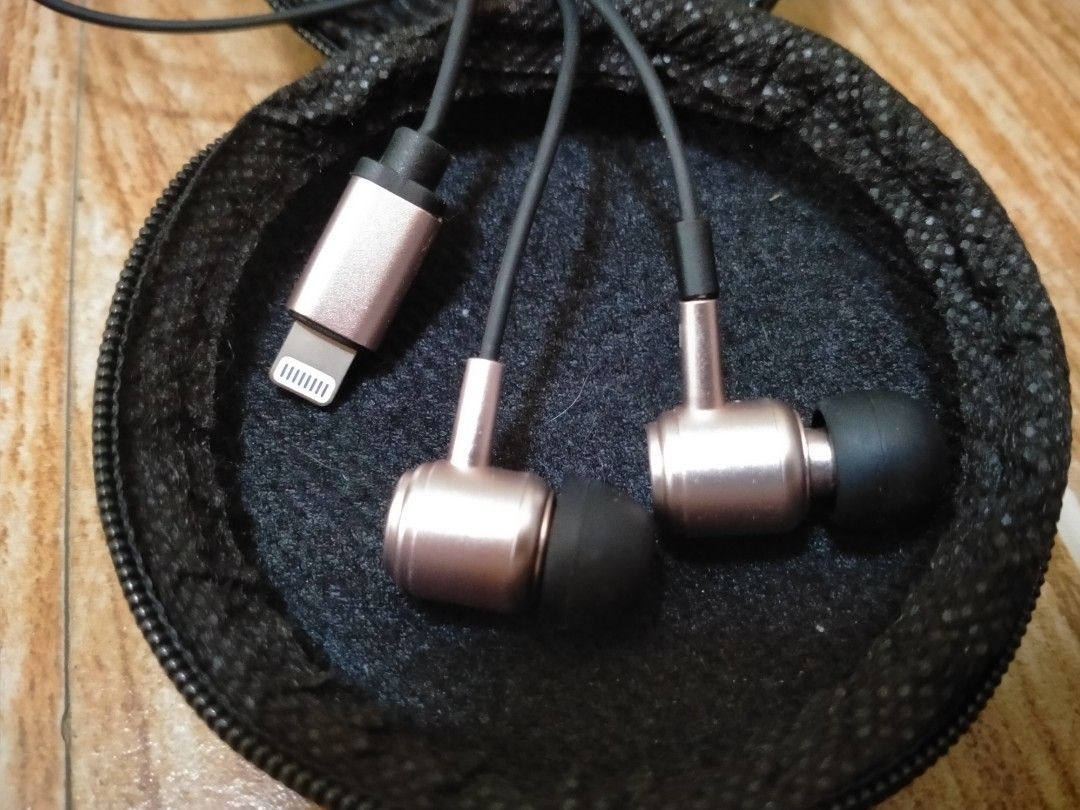 LUCILLA IN EAR EARPHONE FOR IPHONE (Category: Earphones) located in Cabuyao City. Submitted by Bike_Clothing10 (Listing ID 1424081028, Image 2). Description: READ FIRST... FOR SALE: LUCILLA IN EAR EARPHONE FOR IPHONE Excellent Condition Looks New All Buttons Working Loud Sound With Mic/Volume Control PRICE: 750 + SF PICK UP OR SHIPPING ONLY LOCATION: Cabuyao Laguna -NO COD/COP- DM....