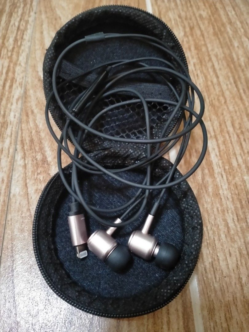 LUCILLA IN EAR EARPHONE FOR IPHONE (Category: Earphones) located in Cabuyao City. Submitted by Bike_Clothing10 (Listing ID 1424081028, Image 1). Description: READ FIRST... FOR SALE: LUCILLA IN EAR EARPHONE FOR IPHONE Excellent Condition Looks New All Buttons Working Loud Sound With Mic/Volume Control PRICE: 750 + SF PICK UP OR SHIPPING ONLY LOCATION: Cabuyao Laguna -NO COD/COP- DM....