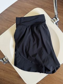(Category: ) located in . Submitted by closetmaxxing (Listing ID 1423987228, Image 1). Description: .