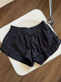 (Category: ) located in . Submitted by closetmaxxing (Listing ID 1423986526, Image 1). Description: .