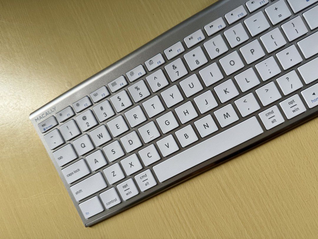 Macally Wired US Keyboard for Mac and PC (Category: Computer Keyboard) located in Manila. Submitted by shopsbyncs (Listing ID 1423975705, Image 2). Description: Brand new but without box Retail price: around 4k .