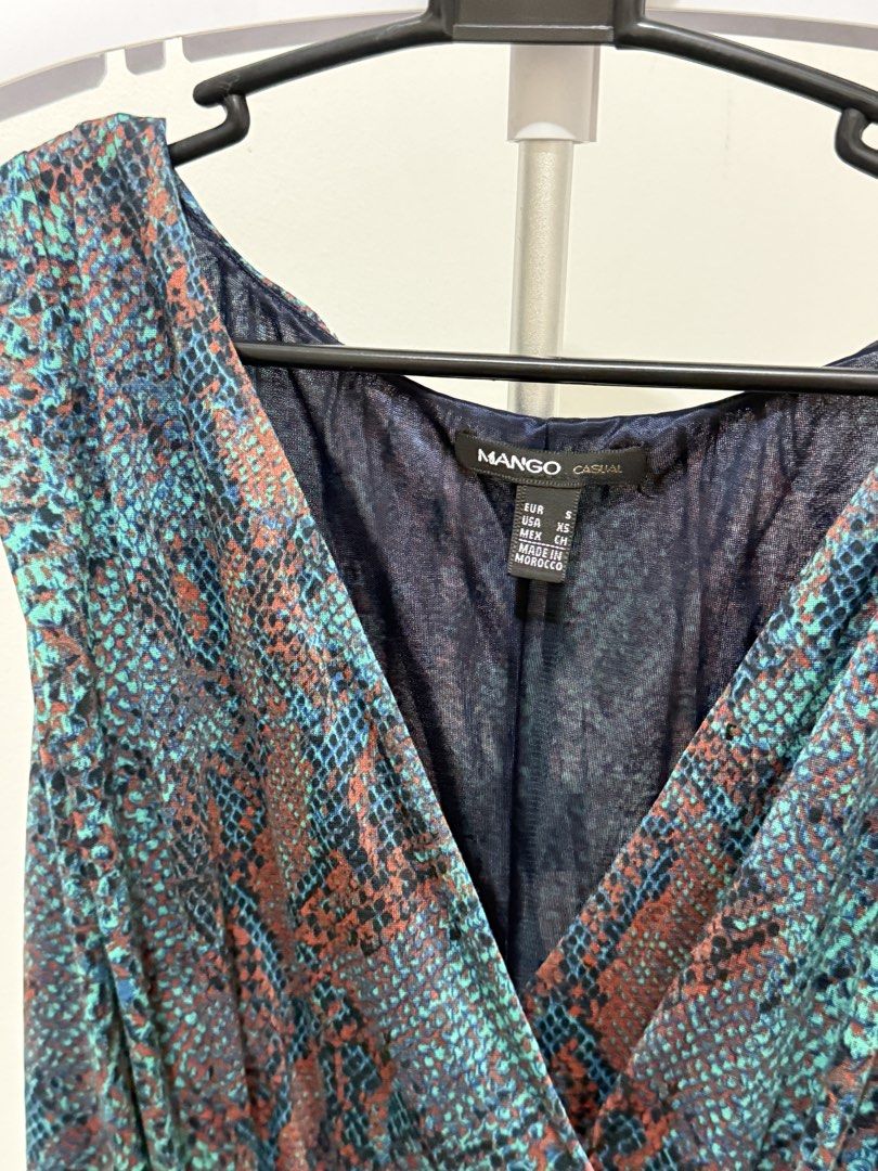 Mango Green Snake Print Dress (Category: Dresses) located in Taguig. Submitted by sofya07 (Listing ID 1424047131, Image 2). Description: Xs but fits up to small (garterized waist).