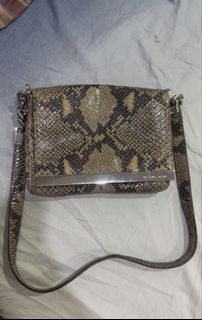 (Category: ) located in . Submitted by mkima (Listing ID 1424106401, Image 1). Description: .