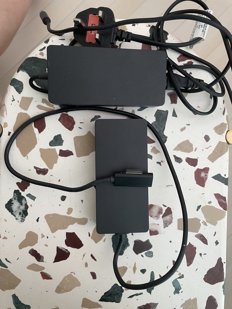 Microsoft Surface Docking Station406018822149263360