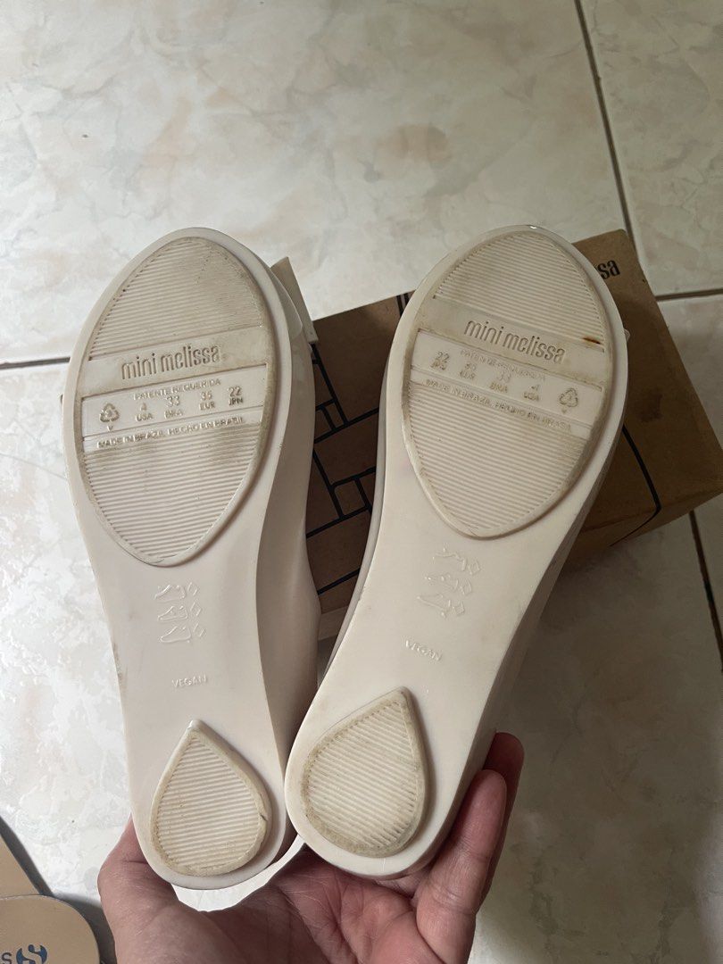 Mini Melissa Ultragirl Sweet X Beige/Silver (Category: Babies & Kids Fashion) located in Manila. Submitted by lenr0414 (Listing ID 1424059955, Image 2). Description: - Mini Melissa Ultragirl Sweet X - Color: Beige/Silver - Size: 4 - Made in Brazil - Features a bow detail - Comes with original box - Vegan soles.