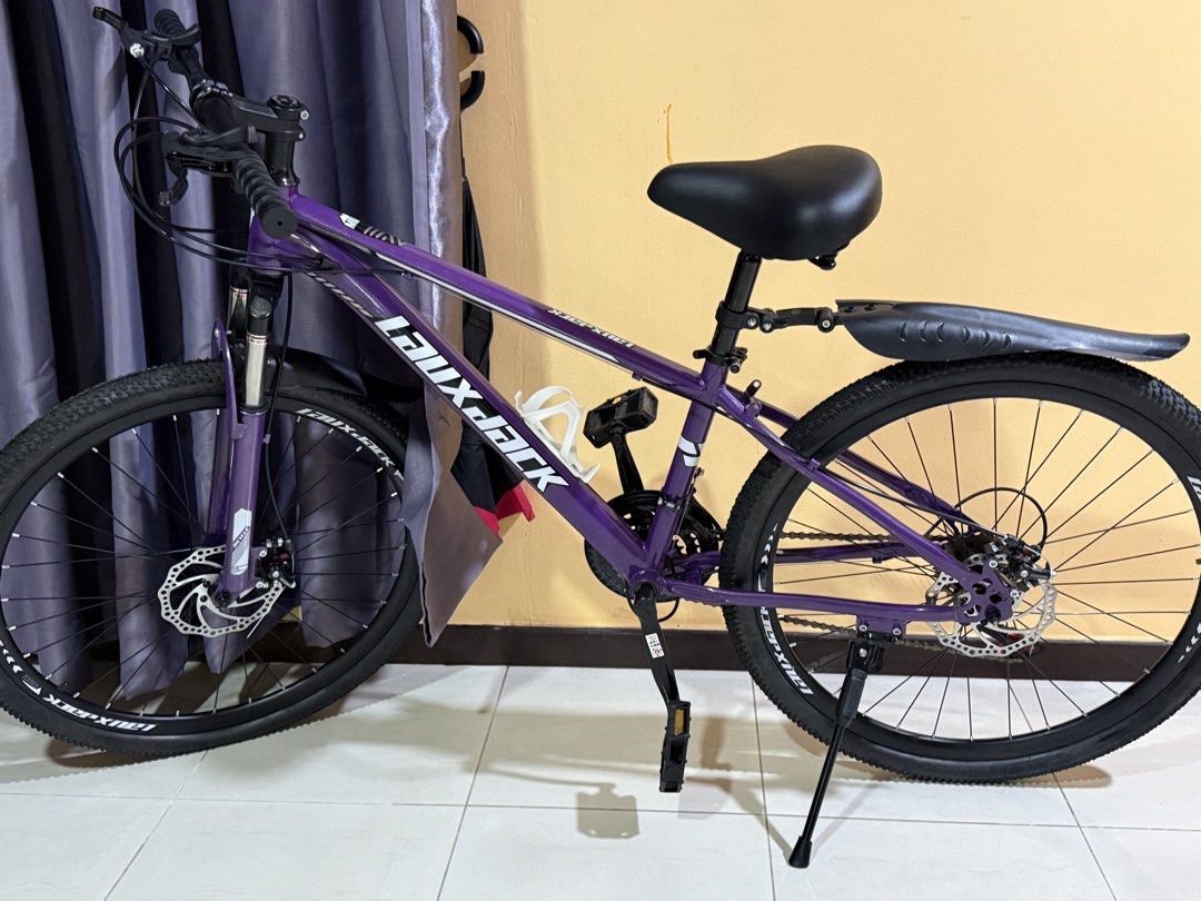 Mountain bike (Category: Bicycles) located in Singapore. Submitted by kennyd11 (Listing ID 1424016708, Image 1). Description: - Brand new , never used once. - negotiable - add on pump for $10 .