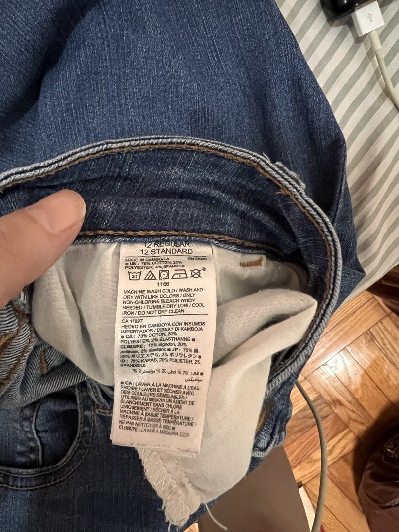 Old Navy Denim Jeans (Category: Jeans) located in Quezon City. Submitted by lightningdream (Listing ID 1424104466, Image 3). Description: Dark wash slim fit jeans in size 12.