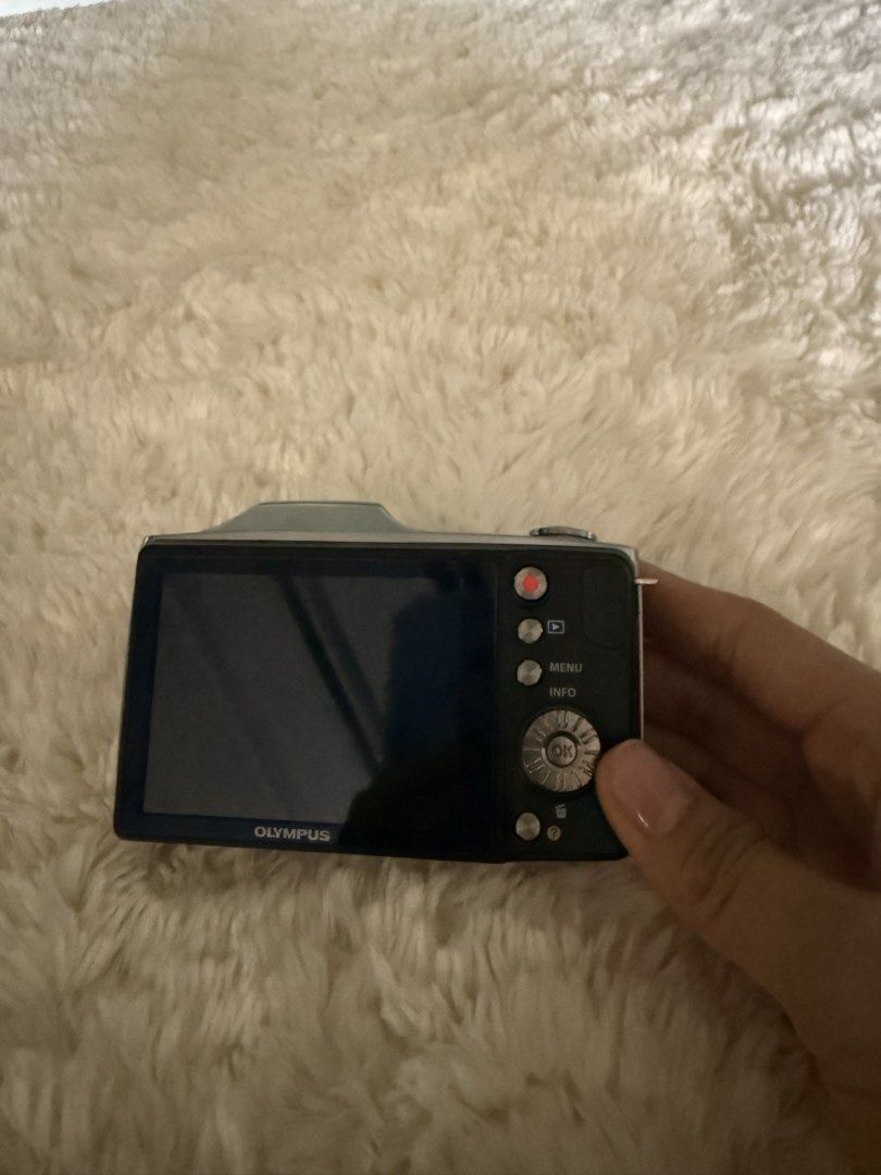 Olympus Digital Camera Stylus SZ-14 14.0MP Silver (Category: Cameras) located in Muntinlupa City. Submitted by prelovedfinds_mnl (Listing ID 1424064302, Image 3). Description: Olympus Stylus SZ-14 14.0MP Compact Digital Camera Silver Tested. with pop up flash (super chic and cute) This camera is in good condition with minor wear on the device. Please note: this listing includes a battery and charger. With Box Olympus SZ-14 Features The SZ-14 feat