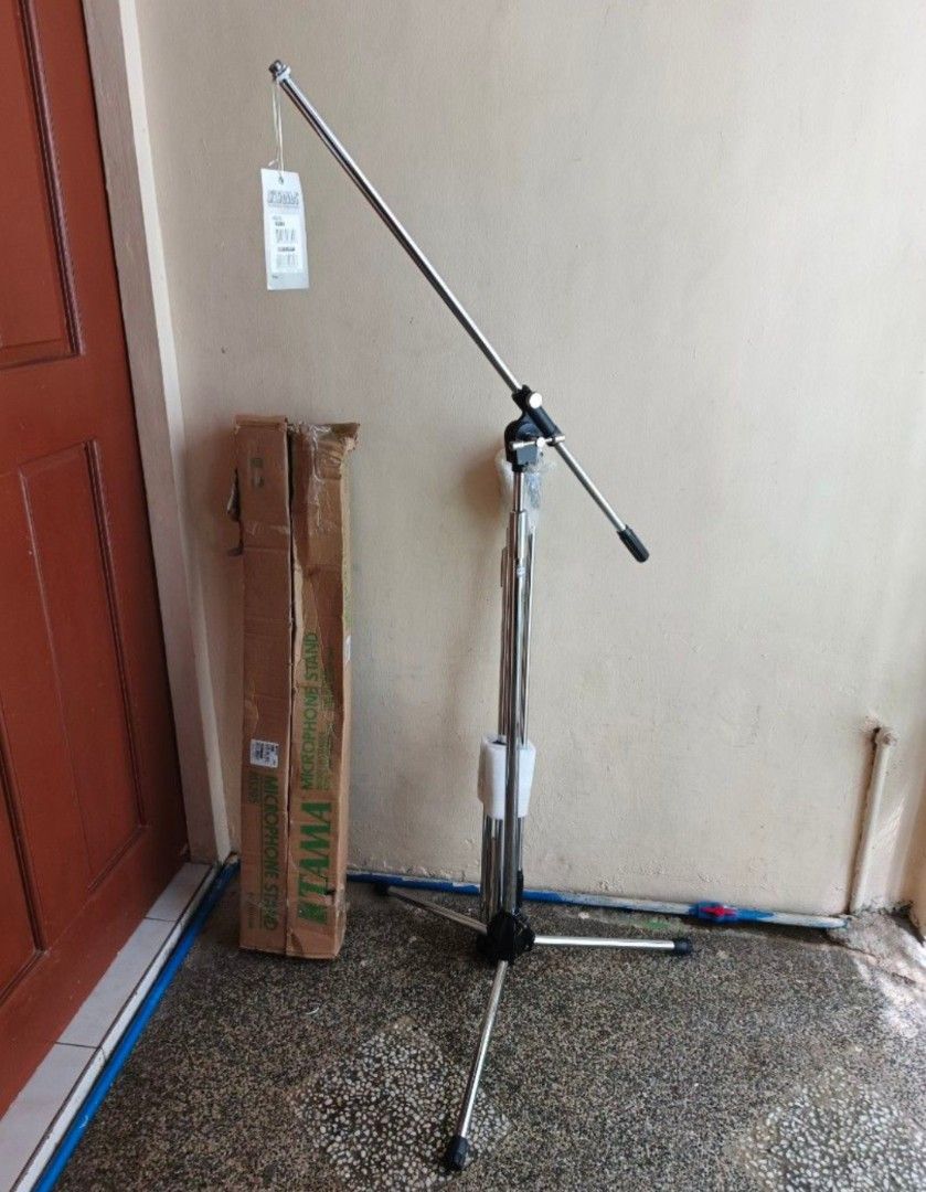 Original TAMA MS205 Boom Microphone Stand Chrome (Category: Microphones) located in Binangonan. Submitted by kurama04 (Listing ID 1424076158, Image 1). Description: 1pc nalang brandnew unused box condition 7/10 cosmetics of unit brand new! 10/10 SRP the musicman store - 139$ TAMA - ¥ 18,700 - Tama MS205 microphone boom stand - Chrome-plated finish - Sturdy die-cast base - Adjustable height and boom arm - Long legs for stability - Includes origina