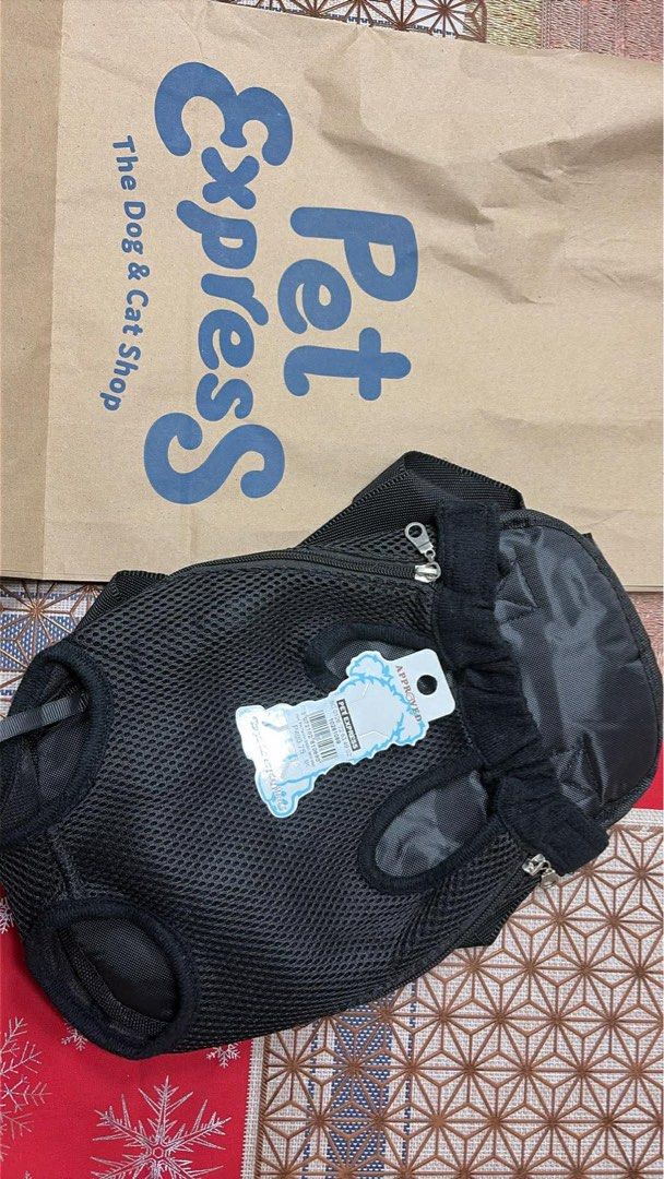 Pet Express Dog/Cat Carrier Backpack (Category: Homes & Other Pet Accessories) located in Silang. Submitted by iniiicz (Listing ID 1424045051, Image 2). Description: Pet carrier backpack for small dogs and cats. Breathable mesh, adjustable straps, and secure design. Easy access zippers. From Pet Express. RFS: Di kasya dog namin Size: M 2.5kg to 3.5kg Smaller shihtzus and poms Price is negotiable Ships from Silang Cavite.