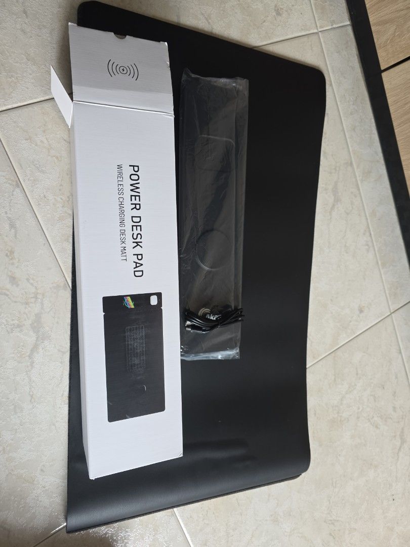 Power Desk Pad with Wireless Charging443778453199267841