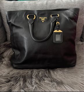 (Category: ) located in . Submitted by BelleHomeNCloset (Listing ID 1424011682, Image 1). Description: .