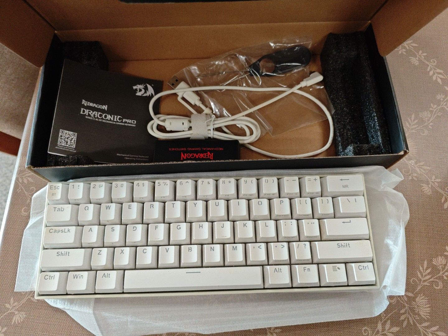 Redragon Draconic Pro 60% White Mechanical Keyboard469641320056770562
