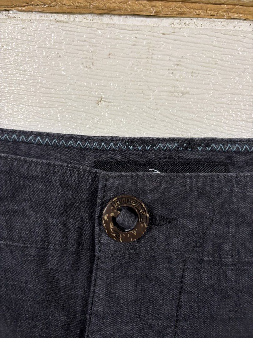 RIPCURL TAILORED FIT CHINO SHORT (Category: Shorts) located in Cabuyao City. Submitted by pormanation-thrift-store (Listing ID 1424007621, Image 3). Description: RIPCURL TAILORED FIT CHINO SHORT Condition: EXCELLENT Color rate: 9.5/10 Size: 36 Dimes: 38”Wx19”L Issue: NONE❌ Price: 350.