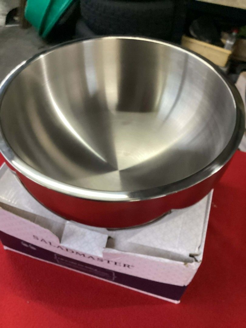Saladmaster 6.5 QT Salad Bowl (Category: Cookware & Accessories) located in Caloocan City. Submitted by royalmoon_9b998b (Listing ID 1424088021, Image 1). Description: saladmaster salad bowl 6.5 qt.
