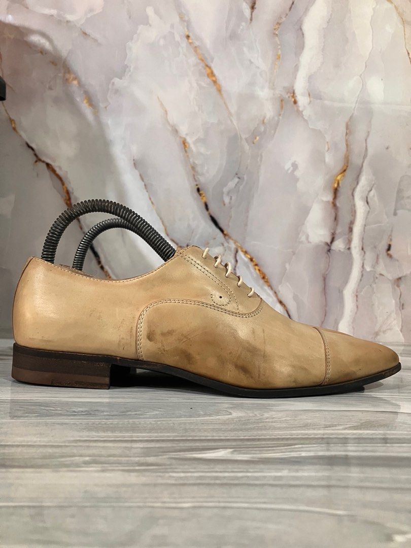 SANTONI ELEGANT LEATHER SHOES SIZE 7 MEN (Category: Flats & Sandals) located in General Mariano Alvarez. Submitted by adonid (Listing ID 1423977710, Image 1). Description: SANTONI ELEGANT LEATHER SHOES ORIGINAL SANTONI ELEGANT LEATHER SHOES GOOD CONDITION NORMAL SIGN OF USAGE ONLY NASA PIC NA ISSUE SIZE 7 MEN.