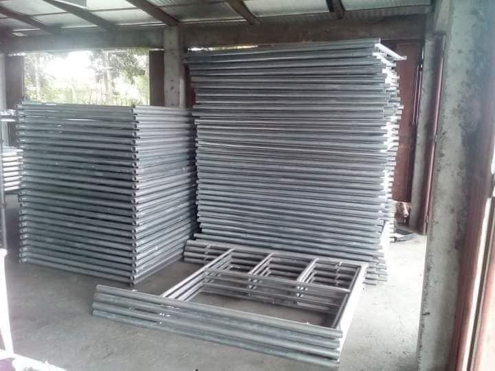 Scaffolding Frames, Pipes, Clamps, Wheels, and Accessories (Category: Construction & Building Materials) located in Quezon City. Submitted by herez.esteban (Listing ID 1423980676, Image 2). Description: 09268992470 is our contact number for your inquiries on scaffolding items for rent. - Scaffolding frames, pipes, clamps, wheels, and accessories available. - Perfect for construction needs. - Multiple pieces in stock. - Items are sold separately. 