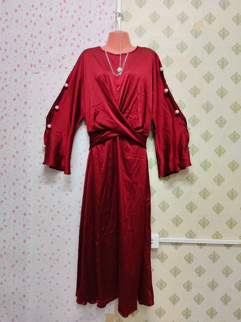 Shein Curve Red Dress (Category: Dresses) located in Manila. Submitted by theos.treasures.ph (Listing ID 1424124655, Image 1). Description: - Shein Curve red wrap dress - Size: 2XL - Wrap-style with tie waist - Long sleeves with pearl accents - V-neckline - Zipper closure - Chain necklace NOT INCLUDED -payment via Gcash (last phot0) -Shipping via flash .