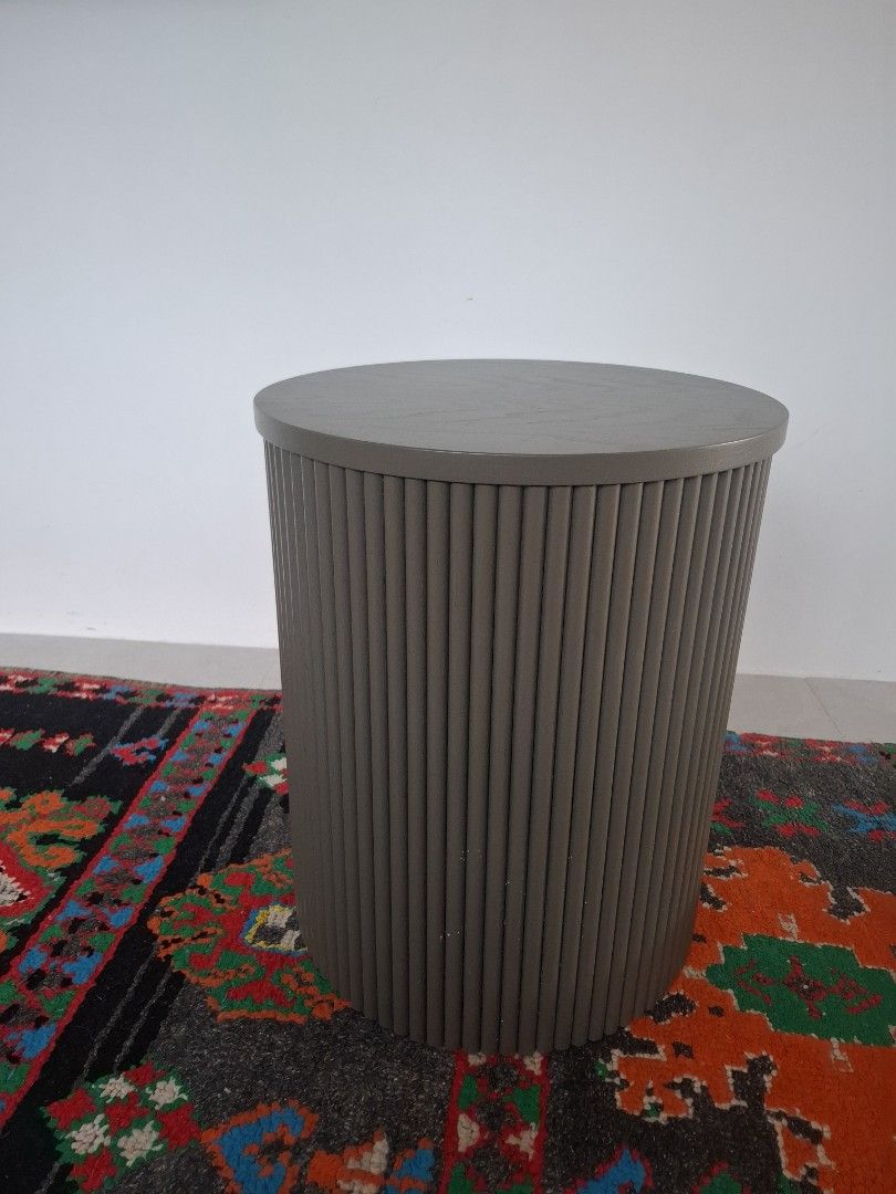 Side Table (Category: Tables & Sets) located in Singapore. Submitted by lareine007 (Listing ID 1417721432, Image 1). Description: .
