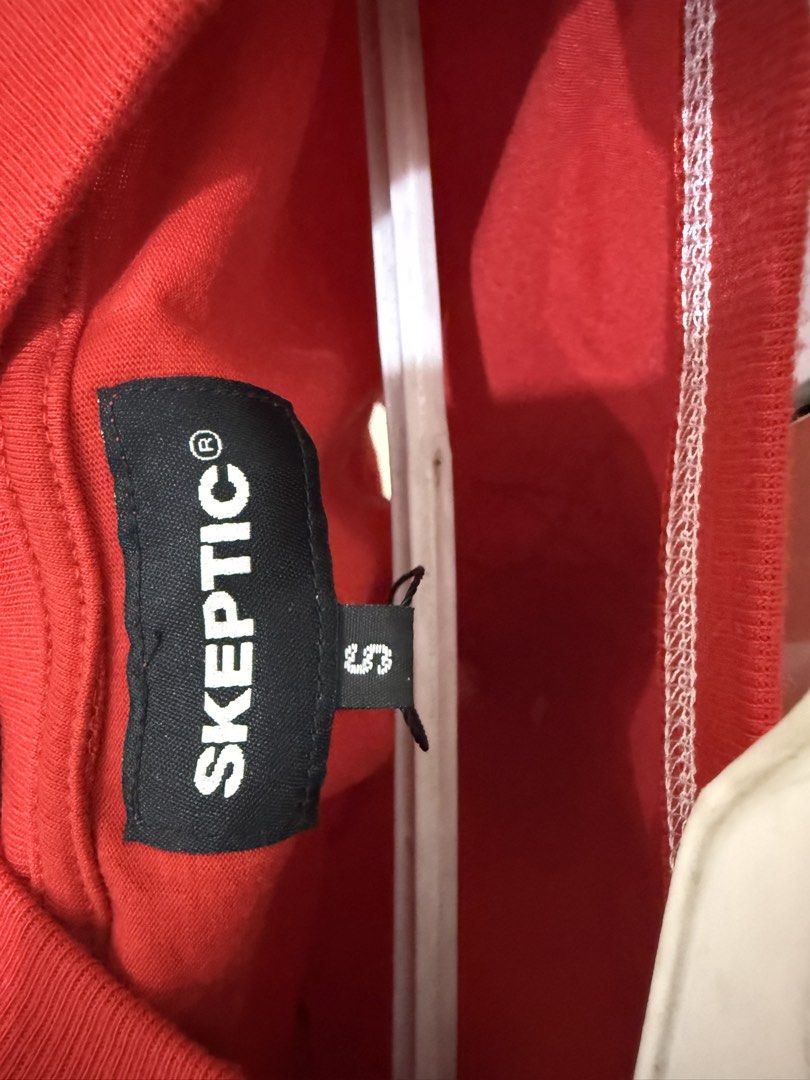 SKEPTIC Red Graphic T-Shirt (Category: Tshirts & Polo Shirts ) located in Quezon City. Submitted by jesdeclutter (Listing ID 1424047506, Image 3). Description: 💐 no damage just want to get it out of my closet! haven’t used for 3+ years, worn 3 times 💐 unisex.
