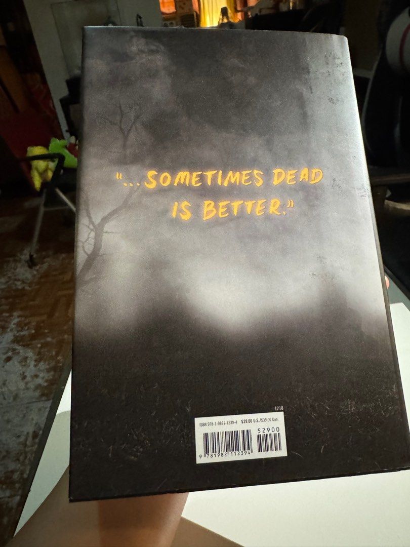 Stephen King Pet Sematary (Category: Storybooks) located in Pasay City. Submitted by lipatbahay.com.ph (Listing ID 1423988859, Image 2). Description: - Stephen King's 'Pet Sematary' book. - Features the classic cover with a cat. - Includes the spine title and author. - Back cover quote: '...SOMETIMES DEAD IS BETTER.'.
