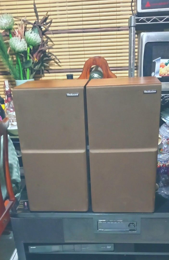 Technics 3 way speaker (Category: Soundbars, Speakers & Amplifiers) located in Manila. Submitted by josephzila93964 (Listing ID 1424012079, Image 2). Description: Selling Technics Speaker Php. 8,500 only Technics 3 way speaker SB-x3 70w + 70w Max. power 6 ohms Cabinet Dimensions Height ........21 in. Width ..........11 in. Depth ..........9.5 in. Woofer ........8 in. All drivers are working Very nice sound Vintage from Japan 🇯🇵.
