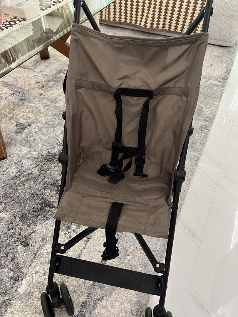 Umbrella Stroller for kids (Category: Strollers) located in Manila. Submitted by jeffrvr14818 (Listing ID 1423994238, Image 2). Description: Umbrella Stroller MAX 33lbs / 15kg - Latest picture as of march 1 RFS: Decluttering.