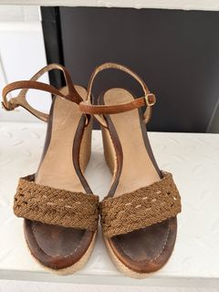 (Kategori: ) berada di . Dikirim oleh debdecluttering (ID iklan 1423976894, Gambar 1). Deskripsi: .
