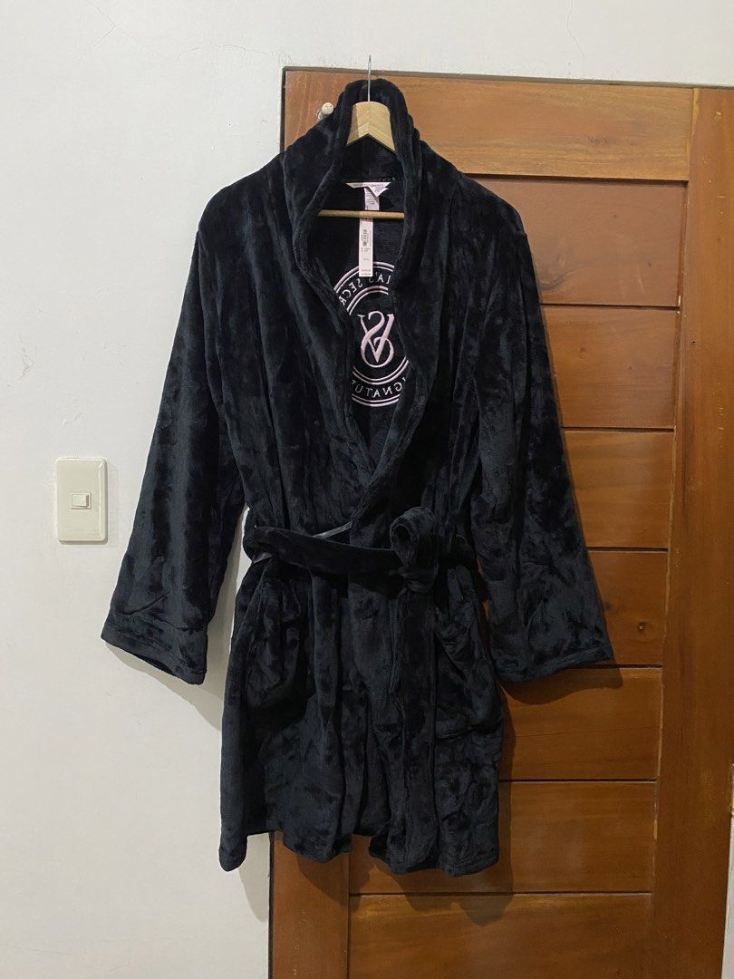 Victoria secret bathrobe (Category: Coats, Jackets and Outerwear) located in Tanza. Submitted by 9th.street.thrift (Listing ID 1423984817, Image 2). Description: Victoria secret bathrobe Embroidered Brandnew No issue .