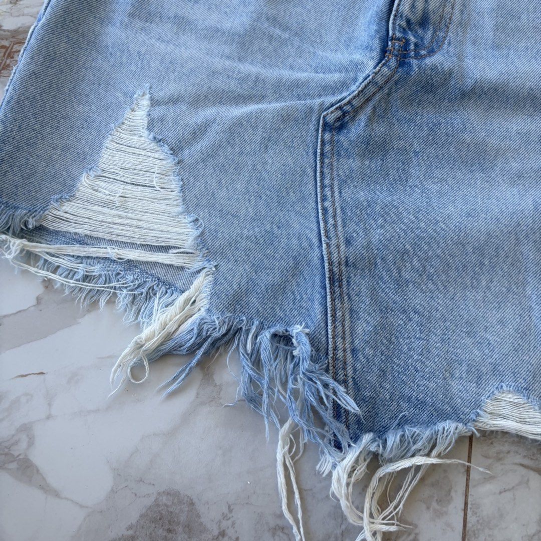 Zara Denim Skirt (Category: Skirts) located in Bulacan. Submitted by speczone (Listing ID 1424139857, Image 3). Description: - Zara denim skirt - Light wash - Classic four-pocket styling - Button and zip closure - Size: XS (25inches) from US.