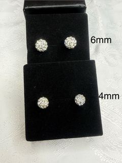(Category: ) located in . Submitted by crazyaboutgems (Listing ID 1425695226, Image 1). Description: .